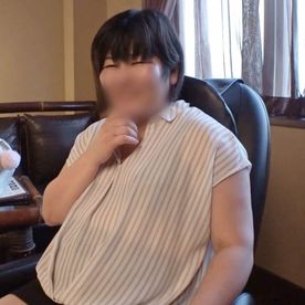 FC2-PPV-4697352 【人妻/熟女】黒髪ショートヘアのパート主婦(53)肉感すっごい…ぽっちゃりボディ揺らして淫れるハメ撮りセックス。