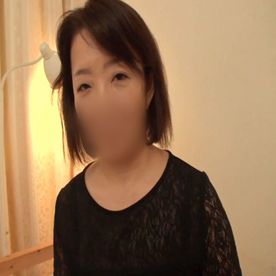 FC2-PPV-4712248 【人妻／熟女】52歳茶髪ショートヘアの子持ち奥さん。贅肉まみれのぽっちゃり巨尻ボディを激ピス中出しセックス。