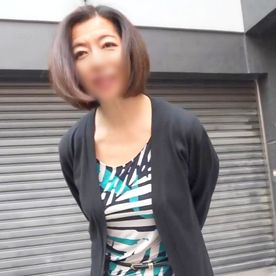 FC2-PPV-4689773 【不倫】シワが目立つ専業主婦をハメ撮り。 欲求不満おまんこはとにかく感度高め。前戯で愛液大量分泌し、ゴム無しセックスで終わりなく連続絶頂。
