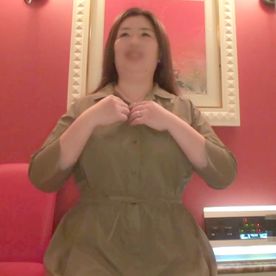 FC2-PPV-4730118 【熟女】肉塊で全身むっちりした四十路専業主婦。 シャワーを浴びる前から性欲全開！ オナニーを見せつけて「早くエッチしよぉ～」