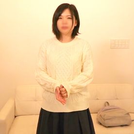 FC2-PPV-4717659 【ハメ撮り】経験1回で素朴な天然陰毛おまんこ素人ちゃん。 顔面騎乗で腰痙攣するくらい敏感化! 初生ハメで感動しながら中イキ♥