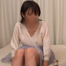 FC2-PPV-4692396 【個撮/素人】スレンダーボディの清楚系女子大生。濃厚キスで発情して騎乗位SEXにイキまくっちゃってました。