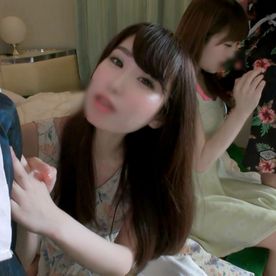 FC2-PPV-4685202 【期間限定】シーズン前の海に逆ナン目的で来た美女2人と生ハメセックス。肉食女子とイキまくりの5P乱交【生中出し】