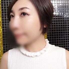 FC2-PPV-4687233 【熟女】ハリのある美乳とスレンダーボディのショートヘアーの45歳熟女◆！激しく突かれる度にアナルをひくつかせ生チ○ポで大絶叫イキ！