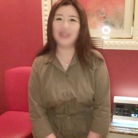 FC2-PPV-4708159 【熟女】ぽっちゃり好きにはたまらない52歳熟女◆むっちりとした白肌ボディをたわわに揺らし「初めて･･･」を連呼！快楽イキ！