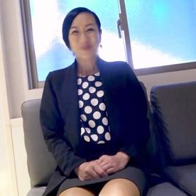 FC2-PPV-4732358 【熟女】60歳のショートヘアー熟女◆野外羞恥プレイ⇒ホテルでハメ撮りセックス！白目を剥いてエクスタシーの高み目指しイキ狂うセックス**淫乱婆に豹変！ヨガりイキ連発！！