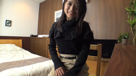FC2-PPV-4692498 大学4年。就職活動費のためにチャットバイトへ。清楚な見た目の女のコの自慰映像。