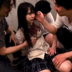 FC2-PPV-4692265 授業料滞納の貧乏家庭の18歳 おじさん三人と4Pで救済 中出しされ放題のハメ撮り映像