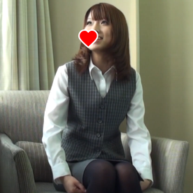 FC2-PPV-4720526 個撮♥【ひな/20歳】会社のセイ服を着たままホテルで膣奥をガン付きされるOLちゃん♥