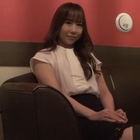 FC2-PPV-4706515 【個撮・素人】妻を抱いてくれと頼まれ、美人妻にNTR中出し…