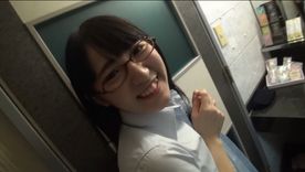 FC2-PPV-4710985 【期間限定90%セール中!】黒髪清楚でU2Oのメガネ美女が中出しされてめちゃくちゃやららしい顔になる動画