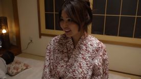 FC2-PPV-4717885 浴衣姿でマッサージぬるぬる時間!旦那の横で打ち込んでやる!喘ぎ声を我慢してヨガり狂う巨乳妻 その2