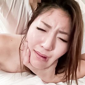 FC2-PPV-4733680 ※50本限定超特価※潮吹き体質の人妻と潮にまみれながらセックス! VOL.8