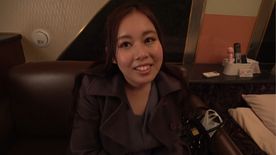 FC2-PPV-4719107 【期間限定特別割引!】ち◯こを見ただけでエロいメスの顔になる淫乱妻のエロいSEX/無