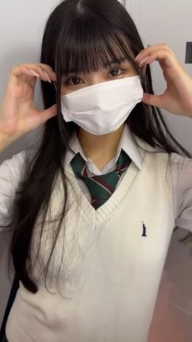 国民的人気アイドル所属 １８歳人気アイドルと密会個撮映像。※先行購入者限定での販売。 FC2-PPV-4579786