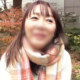 【中出し】59歳。10年以上SEXレス。人妻。ちづるさん。カメラ目線フェラ。電マで大量潮吹き。生チ○ポで潮吹きイキ連発。膣内射精。 FC2-PPV-4545080