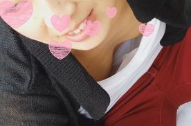 バイト先のコを胸チラ****　乳首ばっちり