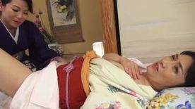 美人熟女のレズ宴！4組目