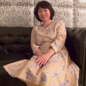 【個撮・不倫】乙女心健在でフリル付きキャミを着たがる爆乳熟女。 おばさんにしては性欲が平均以上に強く、積極的なフェラ・パイズリで生ハメ懇願。 FC2-PPV-4646840