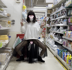 【女装露出】すけすけスカート履いてホームセンター露出！