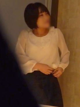 【素人】清純系ビッチな黒髪JD『たまみちゃん』をハメ撮り♥ 友達と一緒でもお構いなしにスケベな自分をさらけ出して、性欲任せにフェラチオ♥