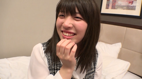 自らチンポにがっついてドエロいフェラ顔を見せる奥さま！