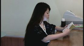 おしゃれカフェにまさかの****！股間からパンティー丸見え気付いていない！　05