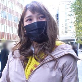 【ハメ撮り】1年セックスしていないだけで感度がカンストした美女。 ハメ潮でびしょ濡れのおまんこを絶え間なく突き、膣痙攣中に中出し。 FC2-PPV-4641498