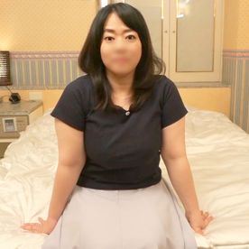 【不倫/中出し】三段腹、爆乳でデブ奥様をハメ撮り。 他人棒の虜になり、騎乗位で腰を振りまくっておっぱい揺れまくり。 FC2-PPV-4639862