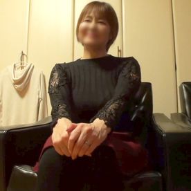 【ハメ撮り】たるんだ柔らか乳、贅肉の豊満体型四十路妻。 お淑やかなおばさんでもセックスで変態スイッチが入り、騎乗位では笑みを浮かべながらの腰振り。 FC2-PPV-4618346