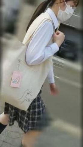 【個撮】県立商業科②文学少女。下校中に合流してそのままホテルで初挿入ハメ撮り 【個撮】県立商業科②文学少女。下校中に合流してそのままホテルで初挿入ハメ撮り