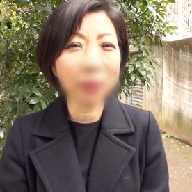 【熟女】ショートヘアーの57歳熟女◆日頃の欲求不満解消！激しいピストンに怒号のような喘ぎ声を上げてイキ狂い！ FC2-PPV-4579654