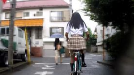 【素人・秘蔵映像】天使のチャリ通…！！ｶﾜｲｲ制服翻して自転車で駆け抜ける女の子、後ろからじっくり眺めちゃいます♡ FC2-PPV-4579993