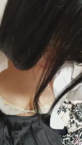 【個撮】私立女子校②黒髪少女。実家の部屋でゲームしてるとこを邪魔してハメ撮り 【個撮】私立女子校②黒髪少女。実家の部屋でゲームしてるとこを邪魔してハメ撮り
