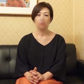 【熟女】上品。ショートヘアー。還暦熟女。はるよさん。チ○ポを愛おしむような丁寧なフェラチオ。完熟マ○コを激しく突かれ身体の芯まで届く快感の波に陶酔。 FC2-PPV-4619561