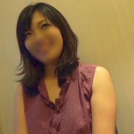 【素人/中出し】黒ストッキングが映える美脚のスタイル抜群熟女。 不倫セックスで巨乳をたぷんたぷん揺らしながら本**頂。 FC2-PPV-4633726