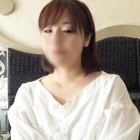 【中出し】極上マシュマロボディにほぼパイパン肉厚マ○コを持つ33歳・癒し系熟女◆目隠し・拘◯プレイに大興奮！自ら腰をくねらせ悶え喘ぎイキまくるマン汁つゆだくアラサー主婦！ FC2-PPV-4626544