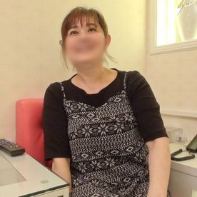 【人妻／熟女】50歳ぽっちゃりボディのムッツリスケベ奥さま。むちむちデカ尻をバックから激ピスハメ撮りセックス。 FC2-PPV-4606570