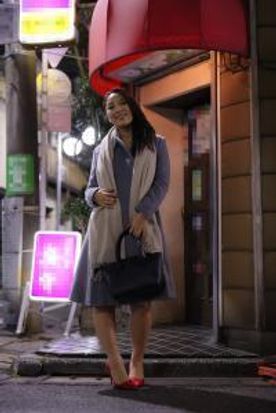【巨乳×中出し】場末のスナック…チー**とアフターセックスを楽しむ男