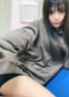 #押しに弱い黒髪FｶｯﾌﾟJDを部屋に連れ込み中出し