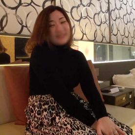 【個撮・熟女】◇色っぽい淫乱熟女◇虚ろな顔つきになって生チ○ポを味わい尽くす♪