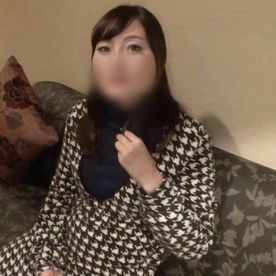 《熟女》美巨尻を持つ清楚な45歳・人妻◆アソコは大洪水！上品でお淑やかに快楽イキ！膣内射精！ FC2-PPV-4631253