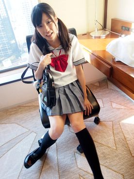 クリが超ビンカンな彼女は指マンで床までぐっしょり大量****！　なつ　GWK060