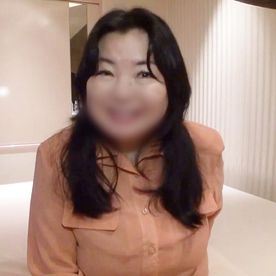 【中出し】色白ぽっちゃりの55歳熟女◆他人棒でズコズコと激しく突かれ「おマ○コいいーっ！おマ○コ気持ちいいーっ！」と歓喜の鳴き声を響かせる！膣内射精！ FC2-PPV-4573895