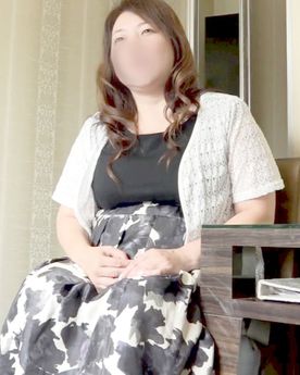 《個撮》グラマラスボディの四十路♥生ハメSEXで喘ぎ狂う♥