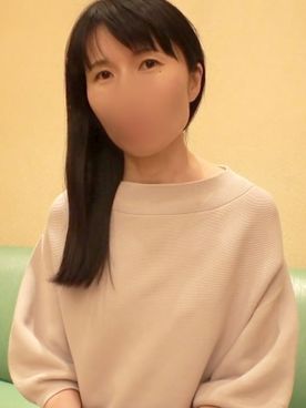 【素人】上品で評判の良い奥様が裏で不倫！？他人棒を咥えていやらしく舐め舐め♥