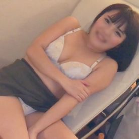 【素人】清楚かわいい22歳のセフレ美**。ハスキーボイスが魅*的。巨尻をガン突きする中出しセックス。