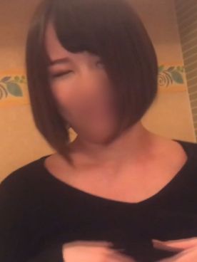 【個撮】清純な18歳の美**とのハメ撮り♥初の生チンを挿入されて悶絶！