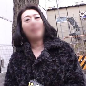 【熟女】Fカップの巨乳と肉感たっぷりのお尻を持つ54歳熟女◆激しく突かれて肉を震わせて咽び泣き、大胆イキ！！ FC2-PPV-4568407