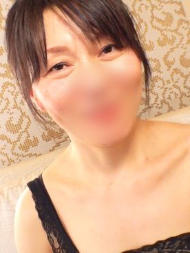 【素人】欲求不満の変態熟妻さん！ 不倫チンポでガン突きされてイキ狂い♥